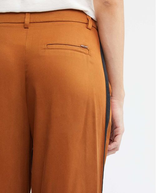 Pantalón de Mujer, Wide Leg Tiro Medio Bota Relaxed - Líneas en Costados