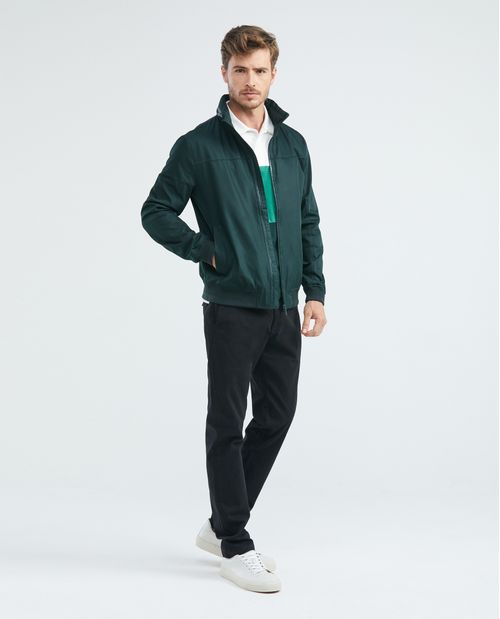 Pantalón de Hombre Tipo Chino, Regular Fit Bota Amplia - Detalle en Bolsillos