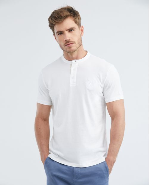 Camiseta de Hombre, Slim Fit Cuello Henley - Aplique Paño Lency